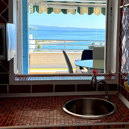 Sea View With Terrace&parking شقة *