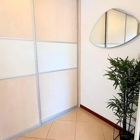 Sea View With Terrace&parking شقة *